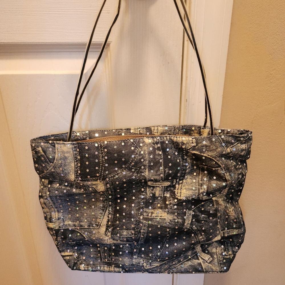 Light bedazzled bag with jean design